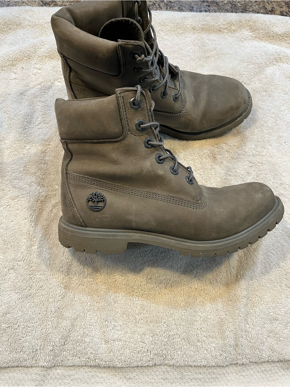 Timberland woman’s grey Nubuck 6" Lace-Up Boots
